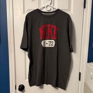 Nike Men's Dark Gray and Red Graphic Tee